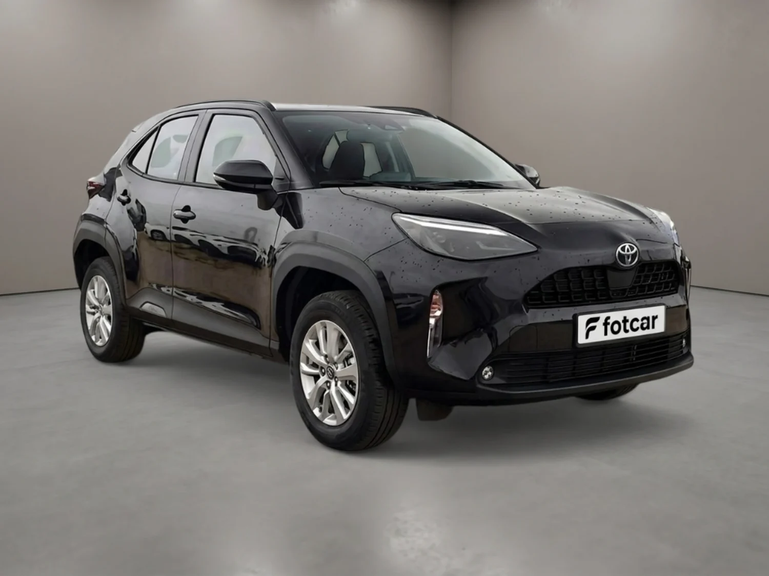 Toyota negro editado con Fotcar en estudio